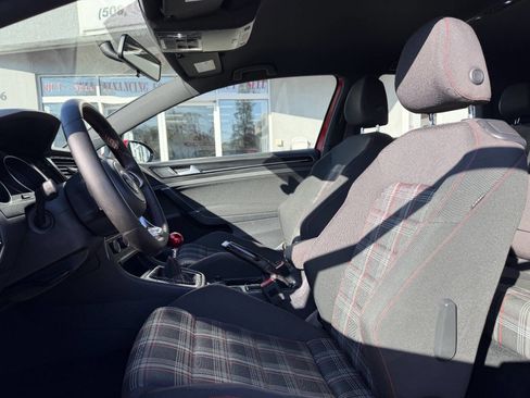 Used 2016 Volkswagen GTI S image 18