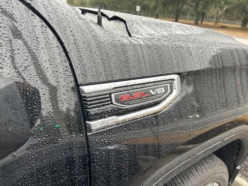 Used 2025 GMC Sierra 1500 Denali image 4