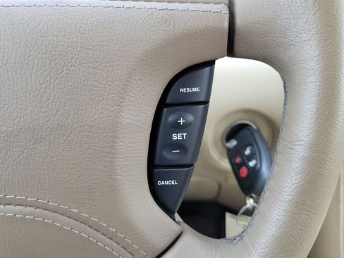 Used 2004 Jaguar XJ8 image 28