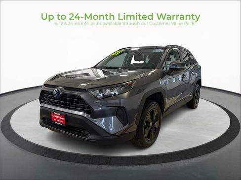 Used 2021 Toyota RAV4 LE AWD/4WD image 3