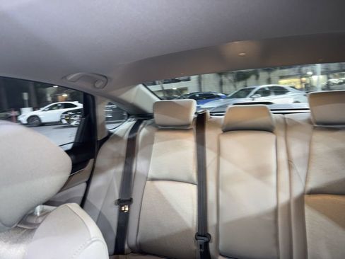 Used 2018 Honda Accord EX image 37