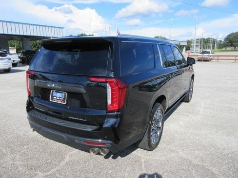 Used 2023 GMC Yukon XL Denali Ultimate AWD/4WD image 5