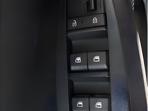 Certified 2026 Kia Seltos LX AWD/4WD image 13