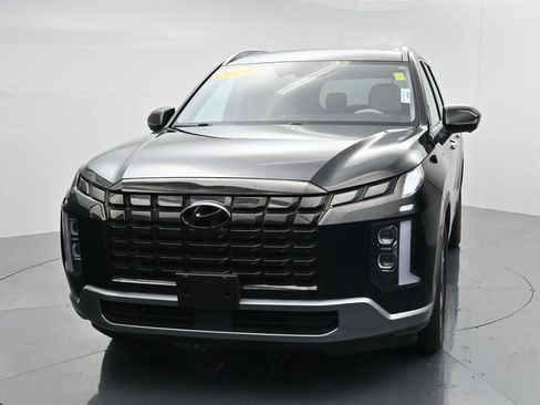 Used 2024 Hyundai Palisade Limited FWD image 3