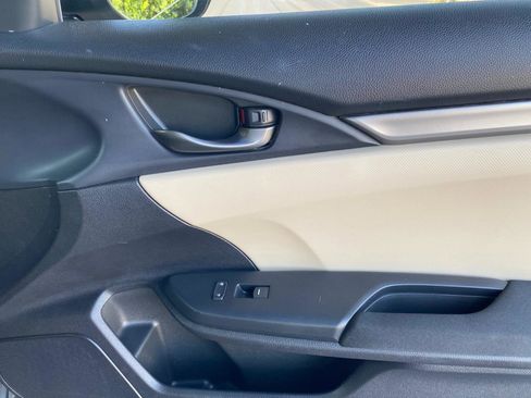Used 2017 Honda Civic Sport image 39