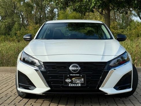 Certified 2025 Nissan Altima 2.5 S image 3