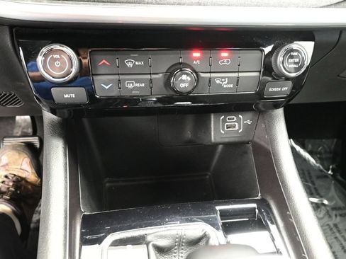 Used 2024 Jeep Compass Latitude AWD/4WD image 30