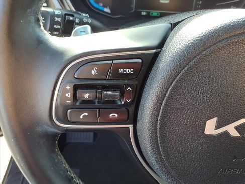 Used 2022 Kia Niro EX image 20