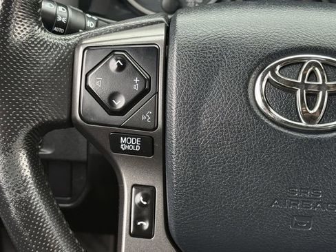 Used 2018 Toyota Tacoma TRD Off-Road image 15