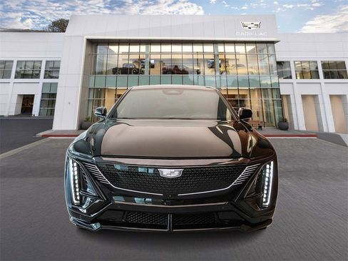 New 2026 Cadillac Lyriq V image 2