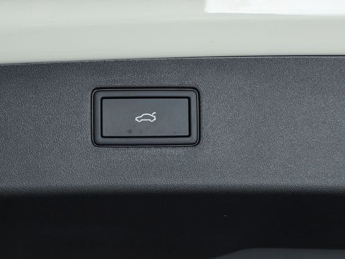 New 2026 Volkswagen Tiguan SE R-Line image 69