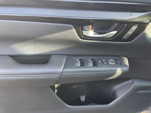 Used 2025 Honda CR-V EX-L image 7
