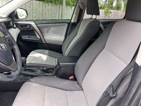 Used 2014 Toyota RAV4 LE FWD image 17