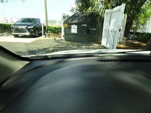 Used 2018 Nissan Versa SV image 42