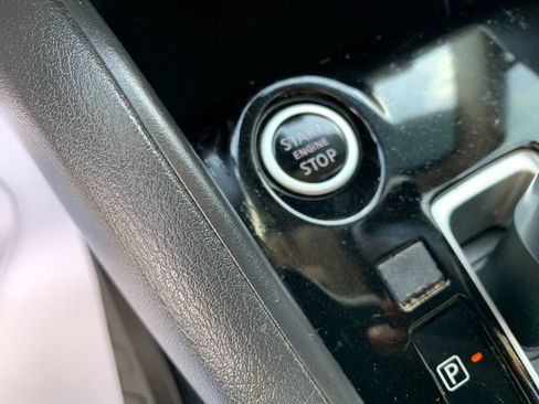 Used 2020 Nissan Versa SV image 25