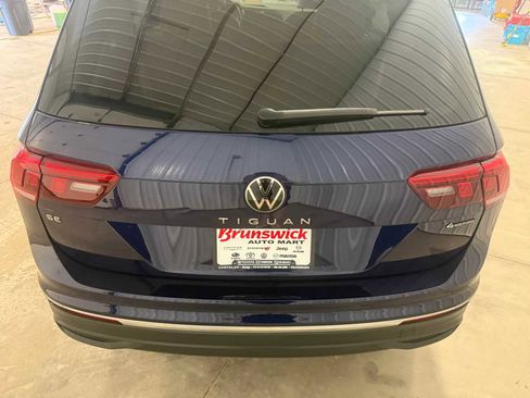 Used 2024 Volkswagen Tiguan SE w/ Panoramic Sunroof Package AWD/4WD image 16