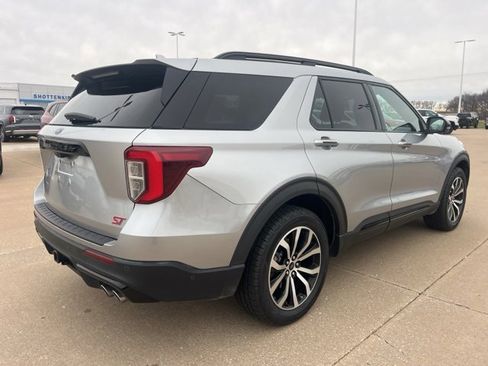 Used 2020 Ford Explorer ST image 3