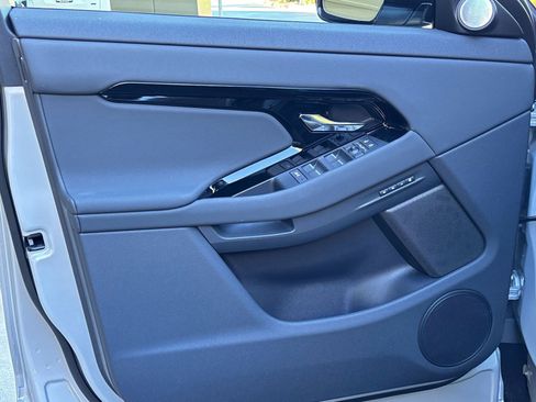 New 2026 Land Rover Range Rover Evoque Dynamic SE image 13