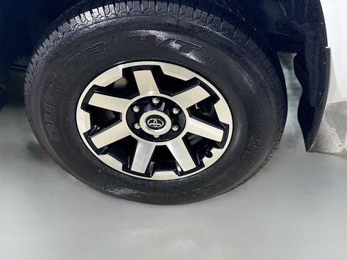 Certified 2023 Toyota 4Runner TRD Off-Road Premium w/ Off Road Premium Plus Package AWD/4WD image 31