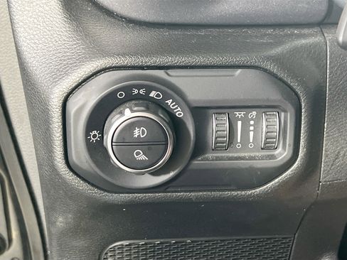 Used 2022 Jeep Gladiator Mojave w/ Cold Weather Group image 10