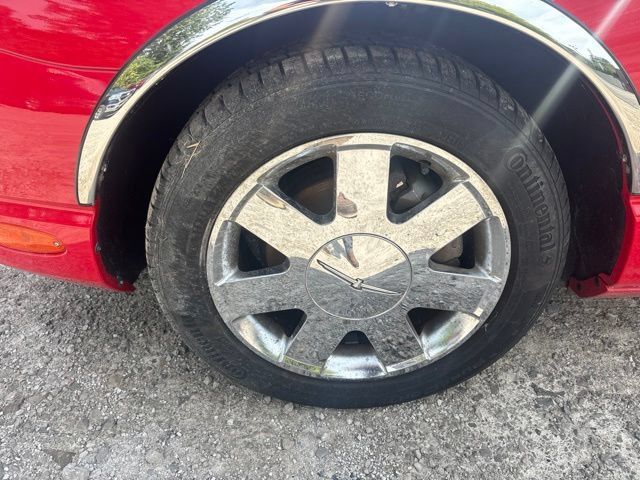 Used 2002 Ford Thunderbird RWD image 2