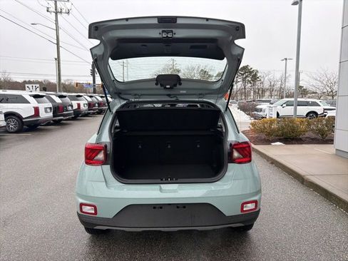 Certified 2025 Hyundai Venue SE image 31