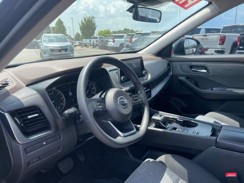 Used 2021 Nissan Rogue SV FWD image 9