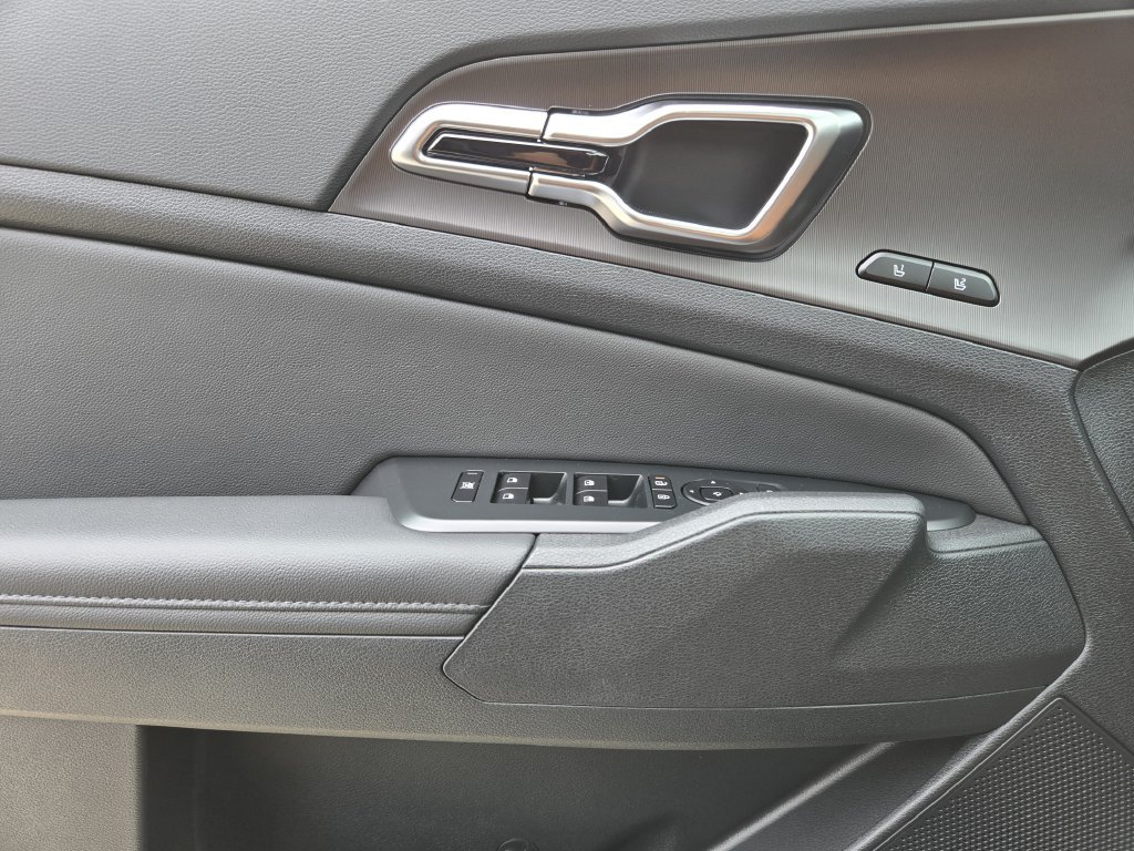 New 2026 Kia Sportage SX FWD image 18