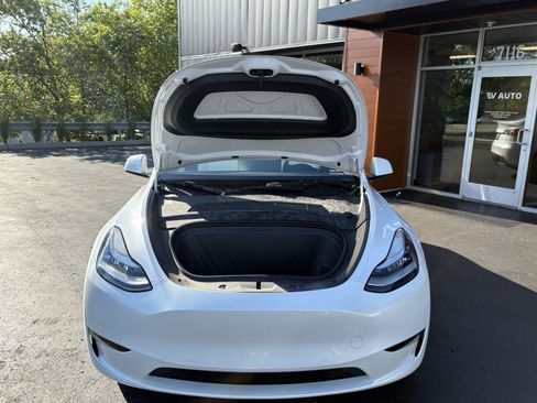 Used 2021 Tesla Model Y Long Range AWD/4WD image 16