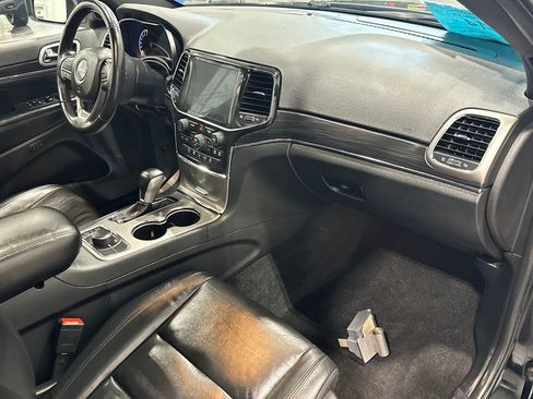 Used 2022 Jeep Grand Cherokee Limited image 43