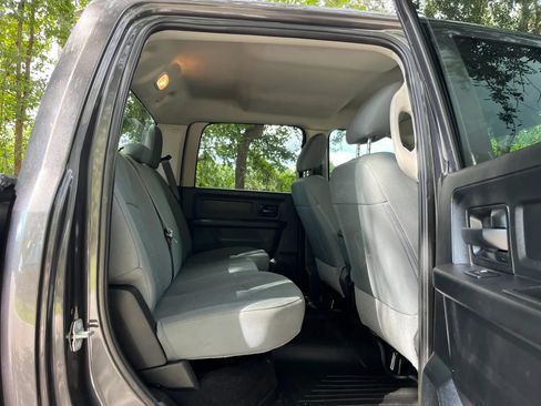 Used 2018 RAM 3500 Tradesman w/ Chrome Appearance Group AWD/4WD image 16