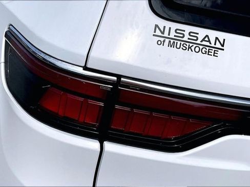 Used 2024 Jeep Wagoneer Series II w/ Flexible Seating Group image 20