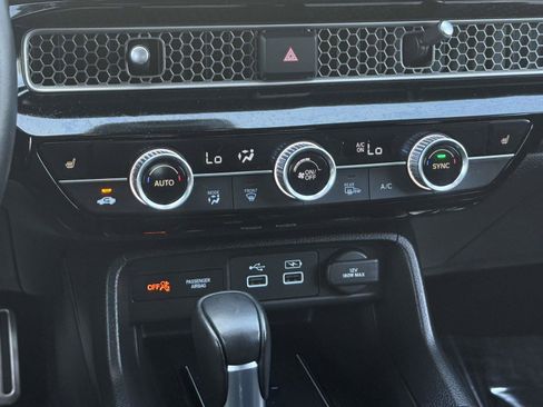 Used 2023 Honda Civic Sport Touring image 9