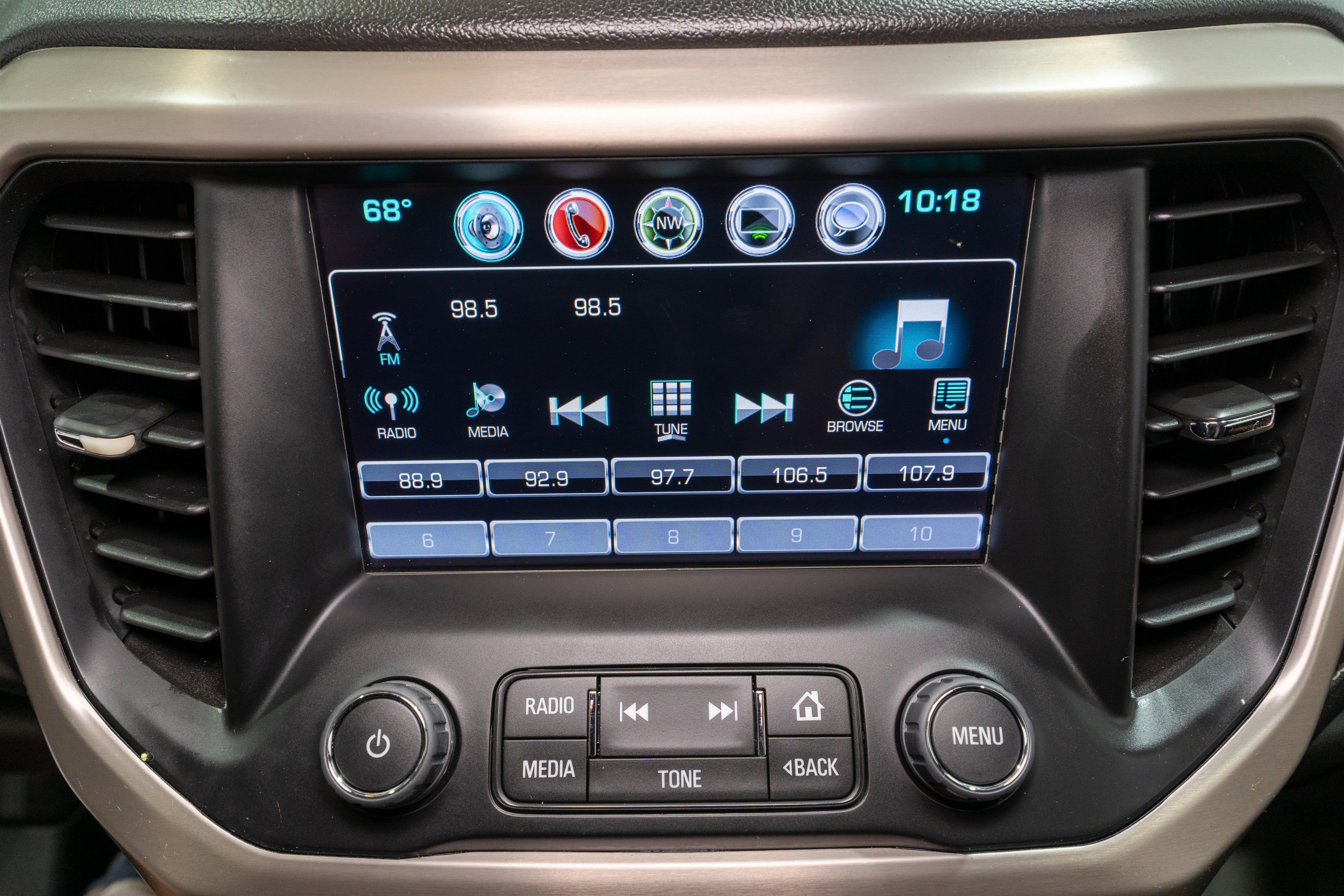 Used 2017 GMC Acadia Denali w/ Technology Package FWD image 20