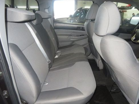 Used 2014 Toyota Tacoma 4x4 Double Cab w/ TRD Sport Package image 28