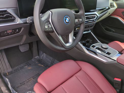 Certified 2024 BMW 330e w/ Convenience Package image 17