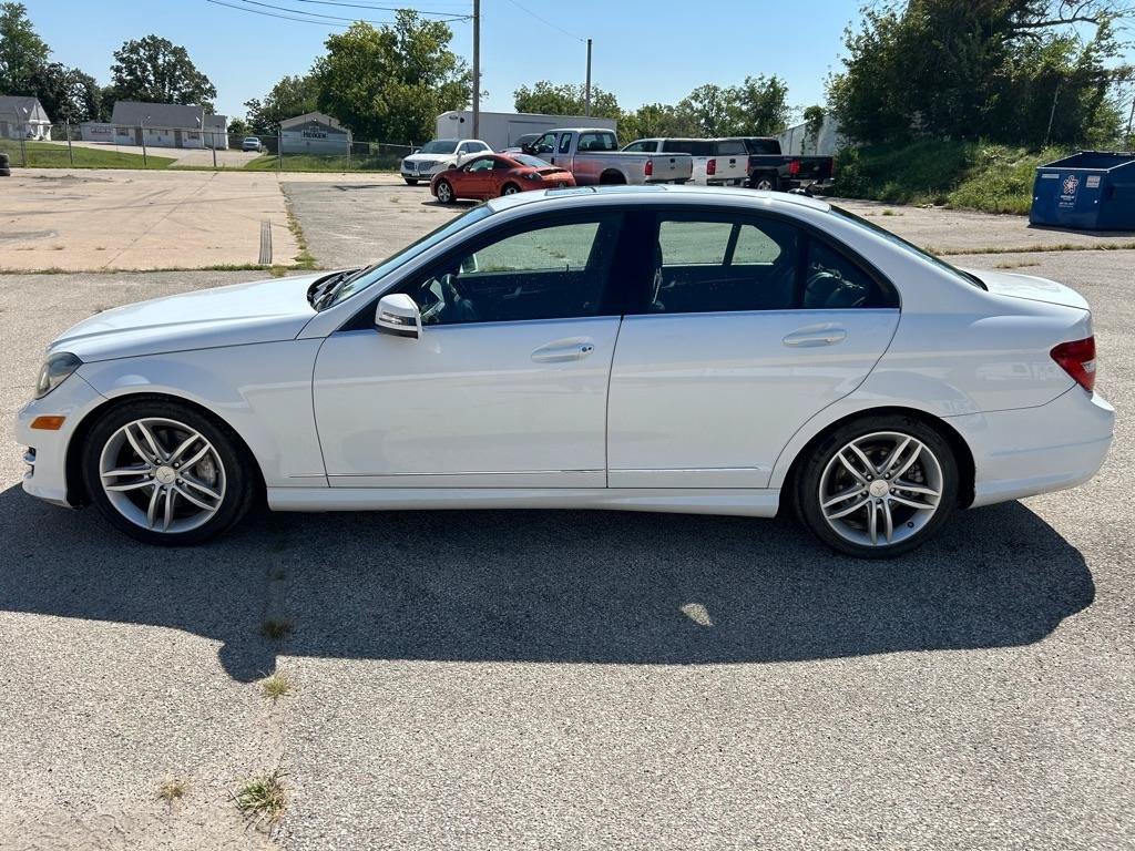 Used 2013 Mercedes-Benz C 300 4MATIC Sedan image 2