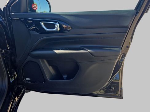 New 2025 Jeep Compass Limited w/ High Altitude Package image 11