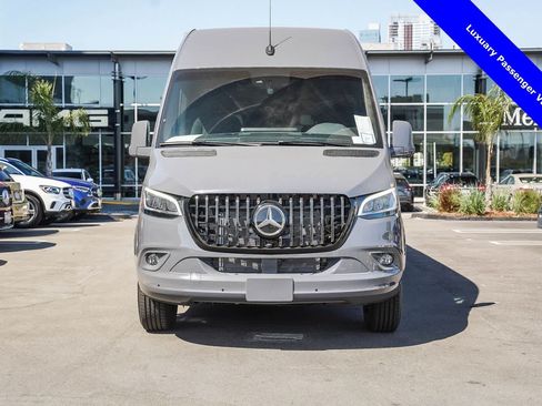 Used 2024 Mercedes-Benz Sprinter 2500 image 3
