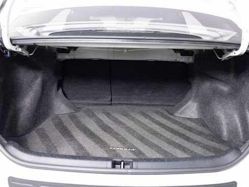 Used 2015 Toyota Corolla LE image 20