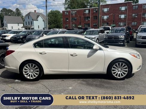 Used 2012 Buick Regal Leather FWD image 4