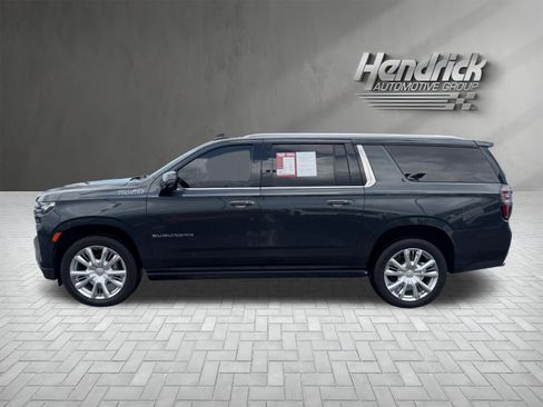 Used 2022 Chevrolet Suburban High Country AWD/4WD image 7