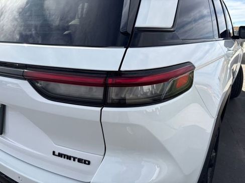 Used 2023 Jeep Grand Cherokee Limited w/ Black Appearance Package image 29