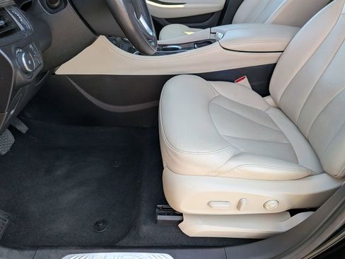 Used 2020 Buick Envision Essence FWD image 13