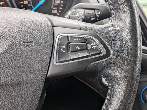 Used 2017 Ford Escape Titanium AWD/4WD image 19