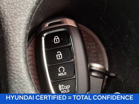Certified 2025 Hyundai Venue SEL FWD image 20