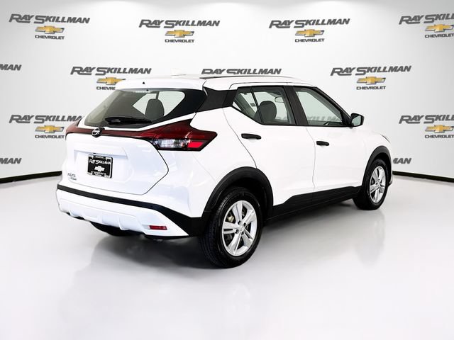 Used 2023 Nissan Kicks S FWD image 7