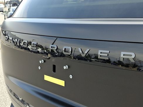 Used 2026 Land Rover Range Rover SE AWD/4WD image 30