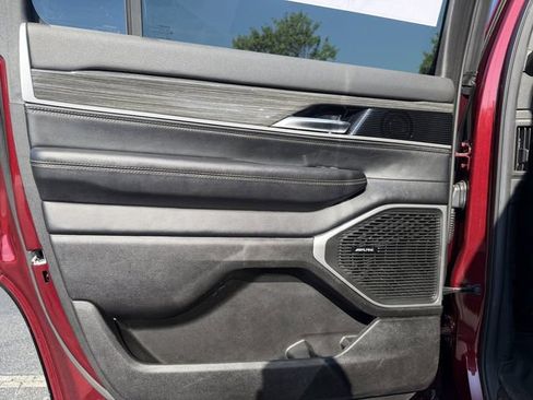 Used 2022 Jeep Wagoneer Series III AWD/4WD image 23