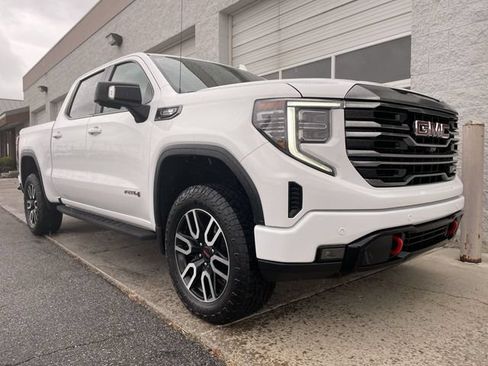 Used 2022 GMC Sierra 1500 AT4 w/ AT4 Premium Package AWD/4WD image 10